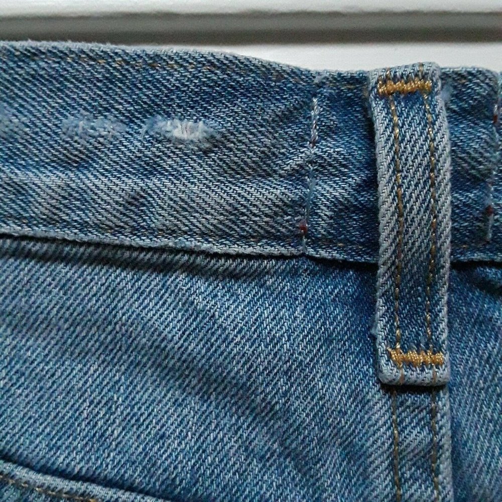 BDG Distressed Destructed Denim Jeans Blue Shorts Ripped Frayed Mid Rise Size 27 - Picture 12 of 12